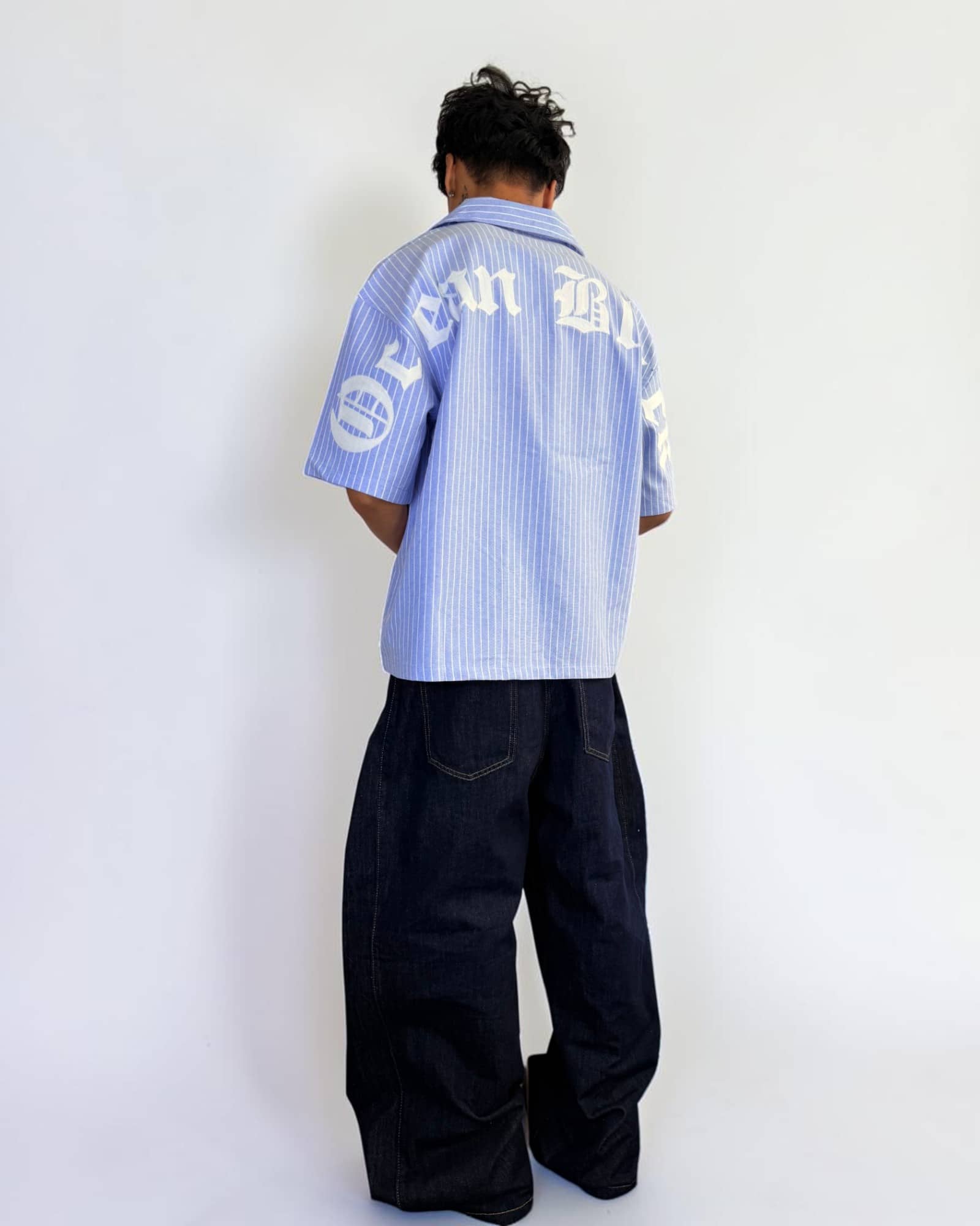 Chemise cropped rayée Y2K